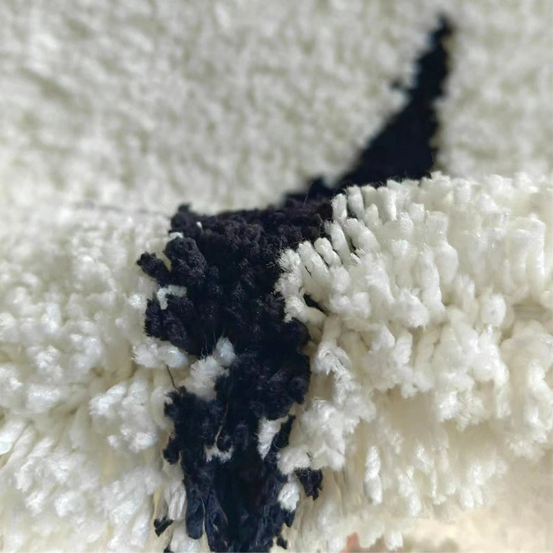 モダンインテリアに合う北欧風デザインラグ - 柔らかく快適なシンプルモノクロラグ