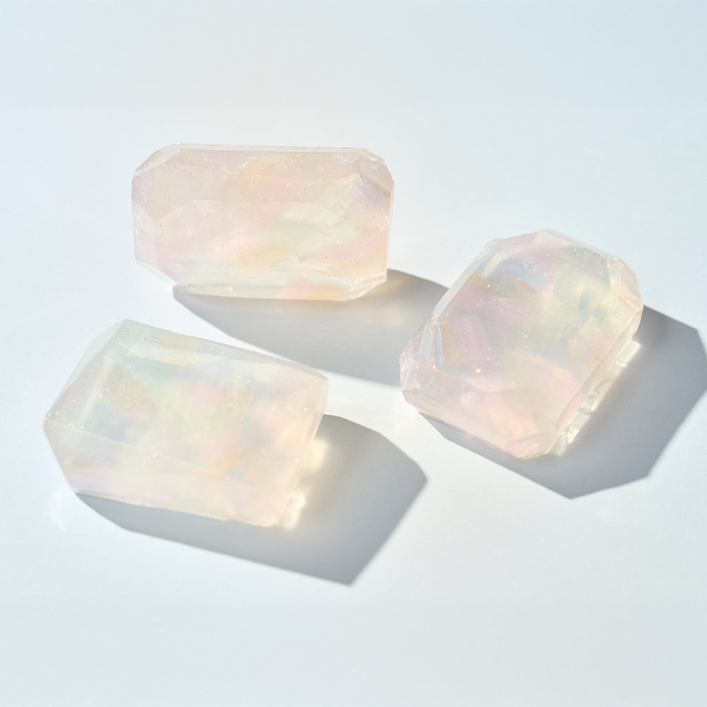 宝石のように輝く石鹸　e.tréma. × 森石鹼　2026 新色ギフトセット