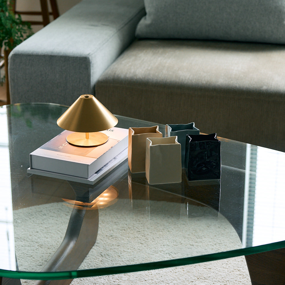 変形セラミック物入れ