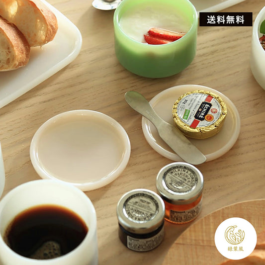 Milk Glass plate10/2pcs