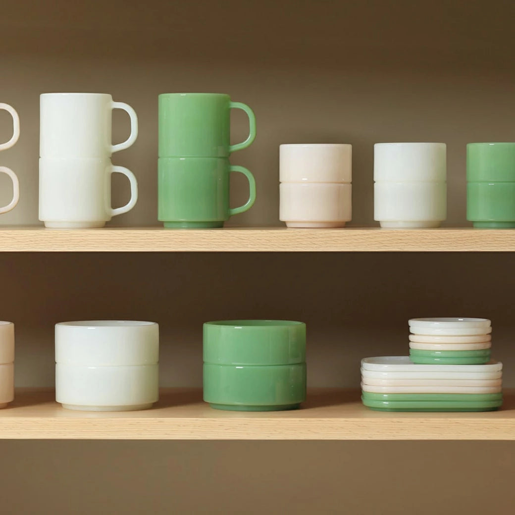 Milk Glass plate10/2pcs