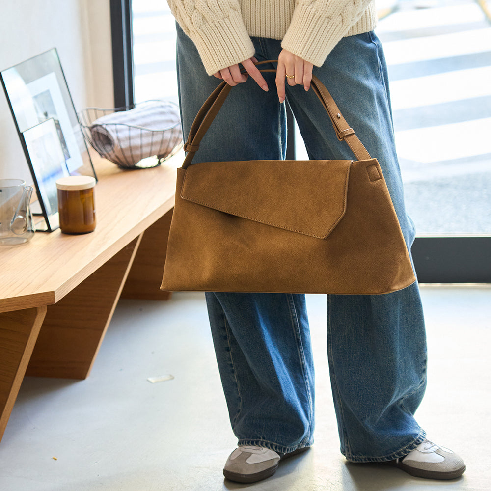 クラッチ＆ショルダー 2WAY　アシンメトリーフラップバッグ